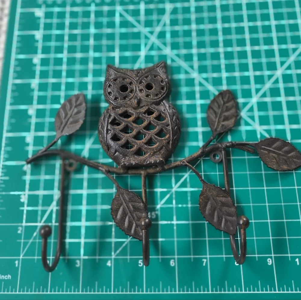 Cast Iron Owl 3 Hook Key Holder Wall Mountable Home Decor Dark Brown Boho Rustic